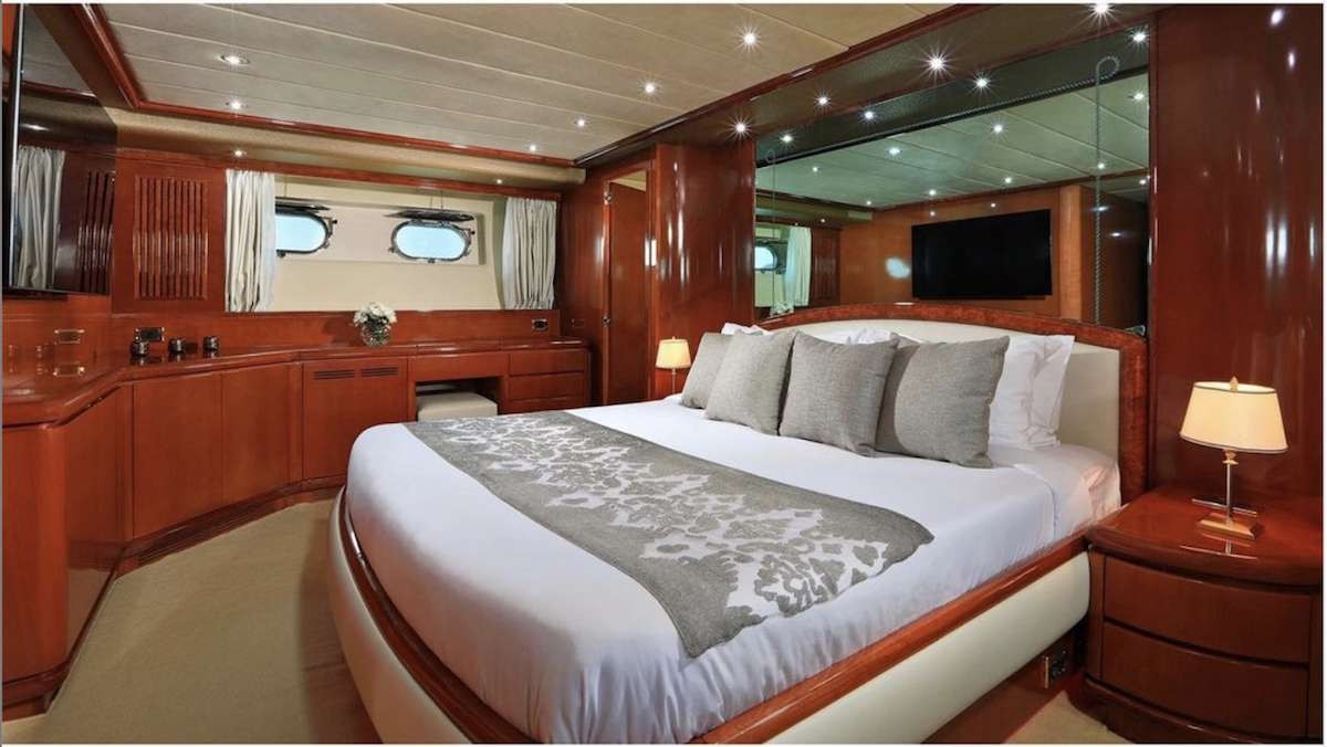 yacht-78276