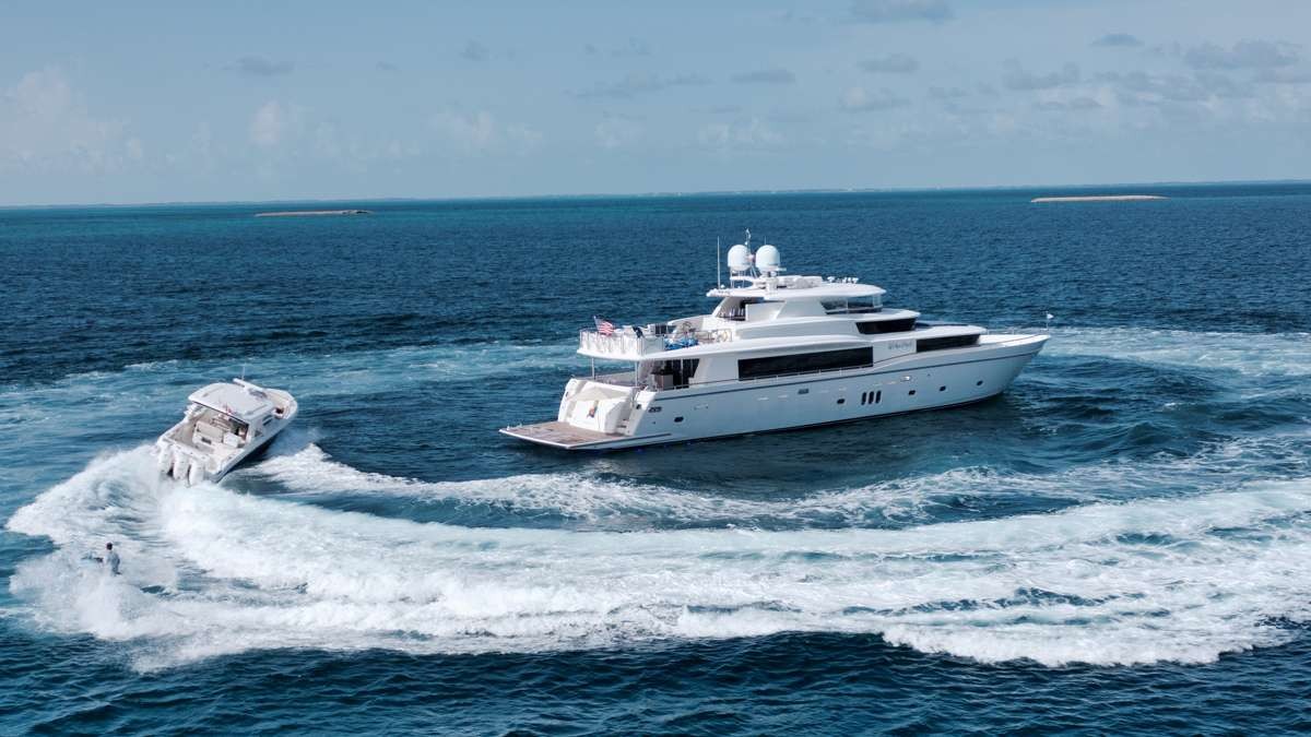 yacht-95854