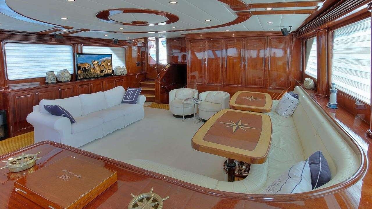 yacht-109516
