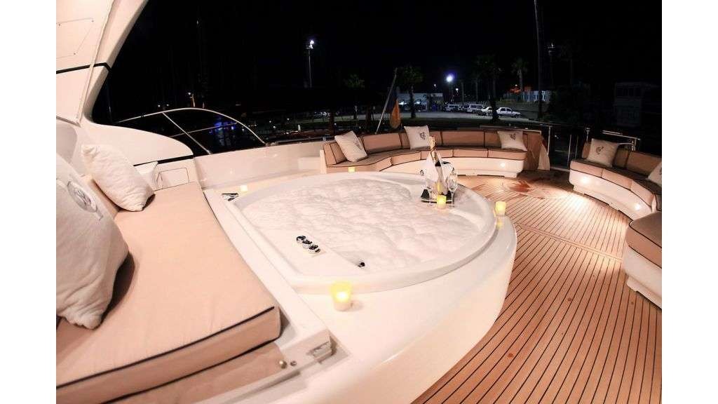 yacht-83303