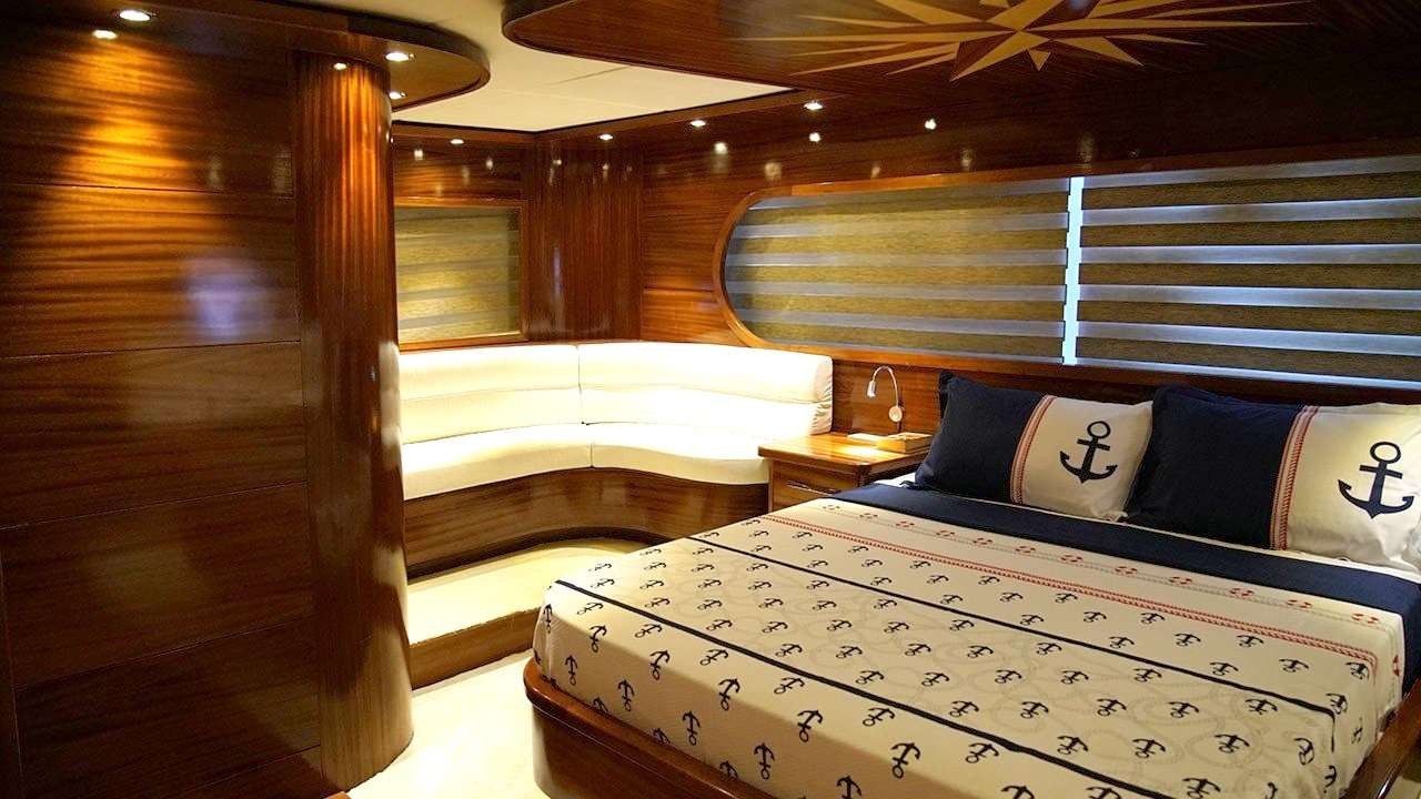 yacht-84373