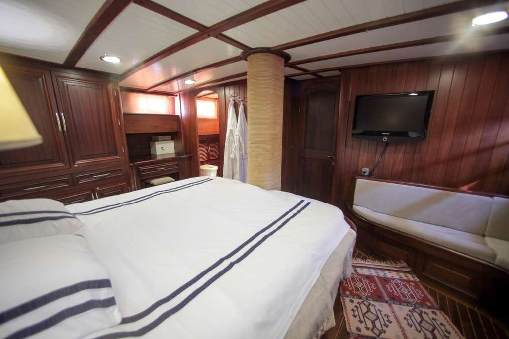 yacht-85393