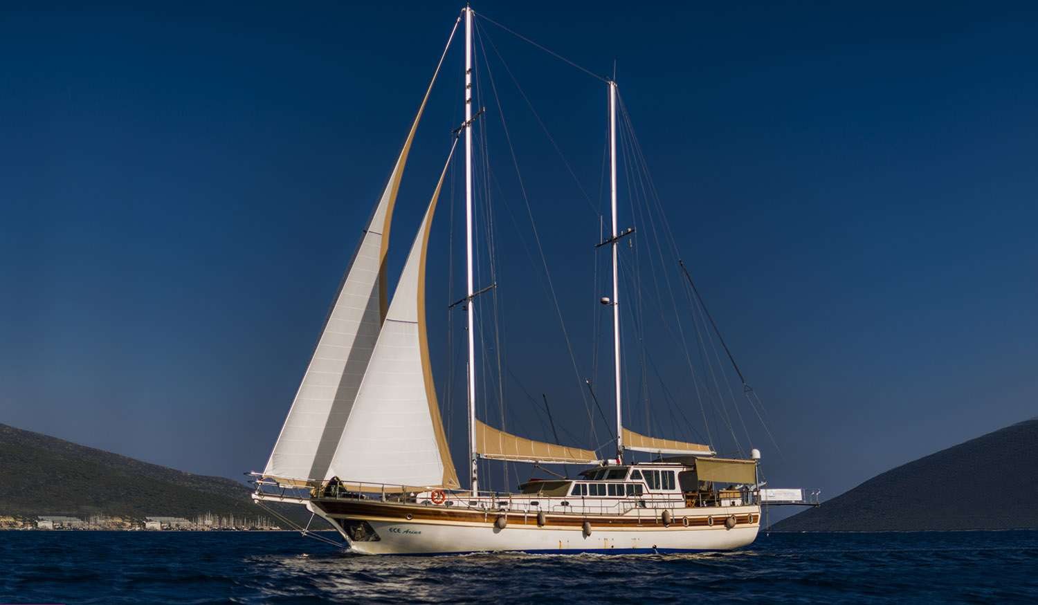 yacht-145174