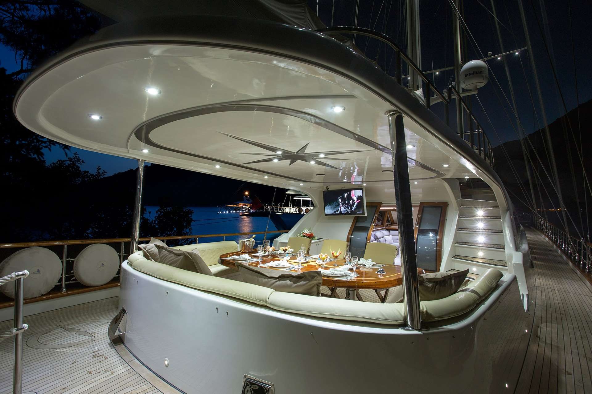 yacht-145549