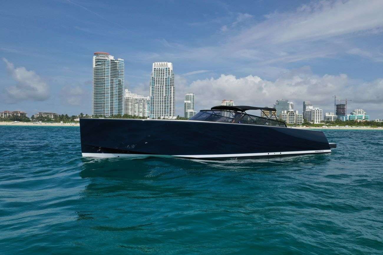 yacht-93940