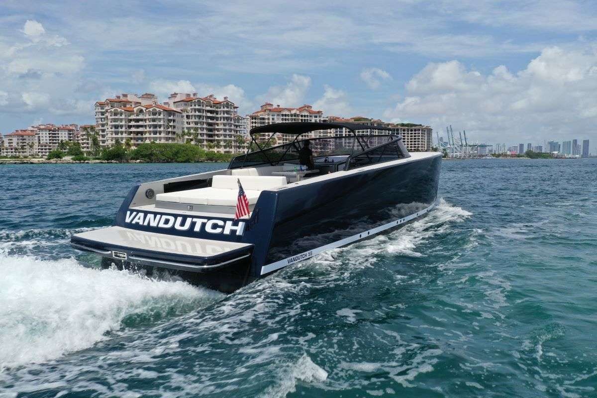 yacht-93948