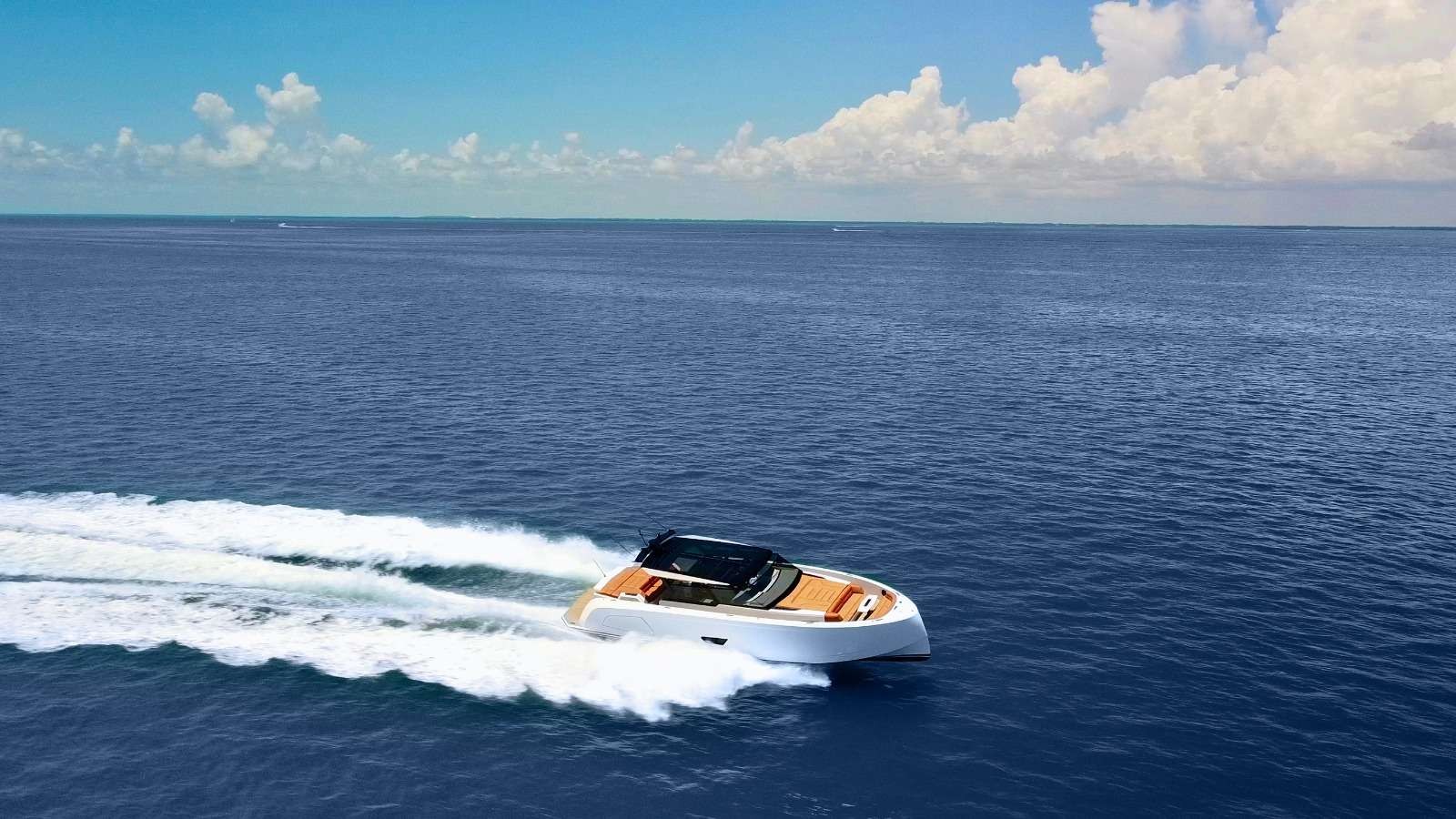 yacht-93961
