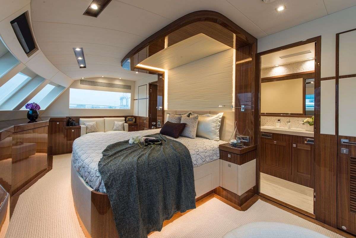 yacht-94563