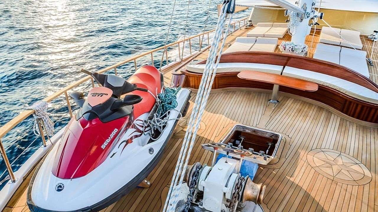 yacht-94603