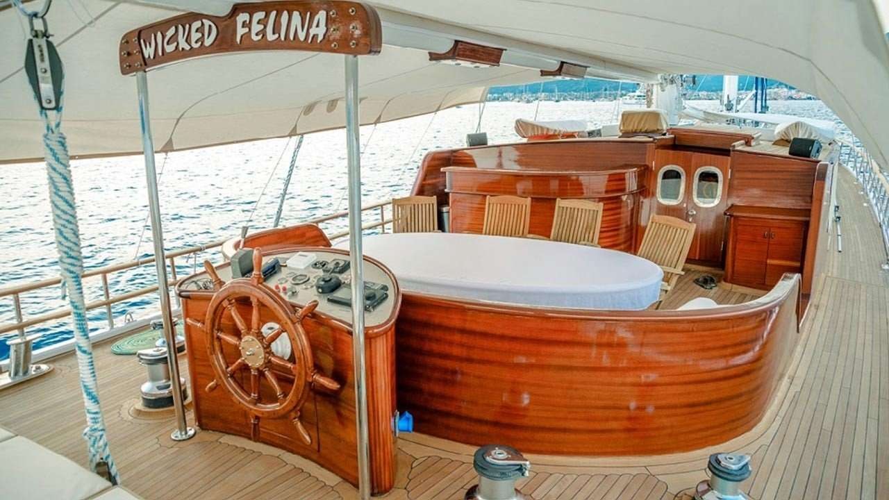 yacht-94593