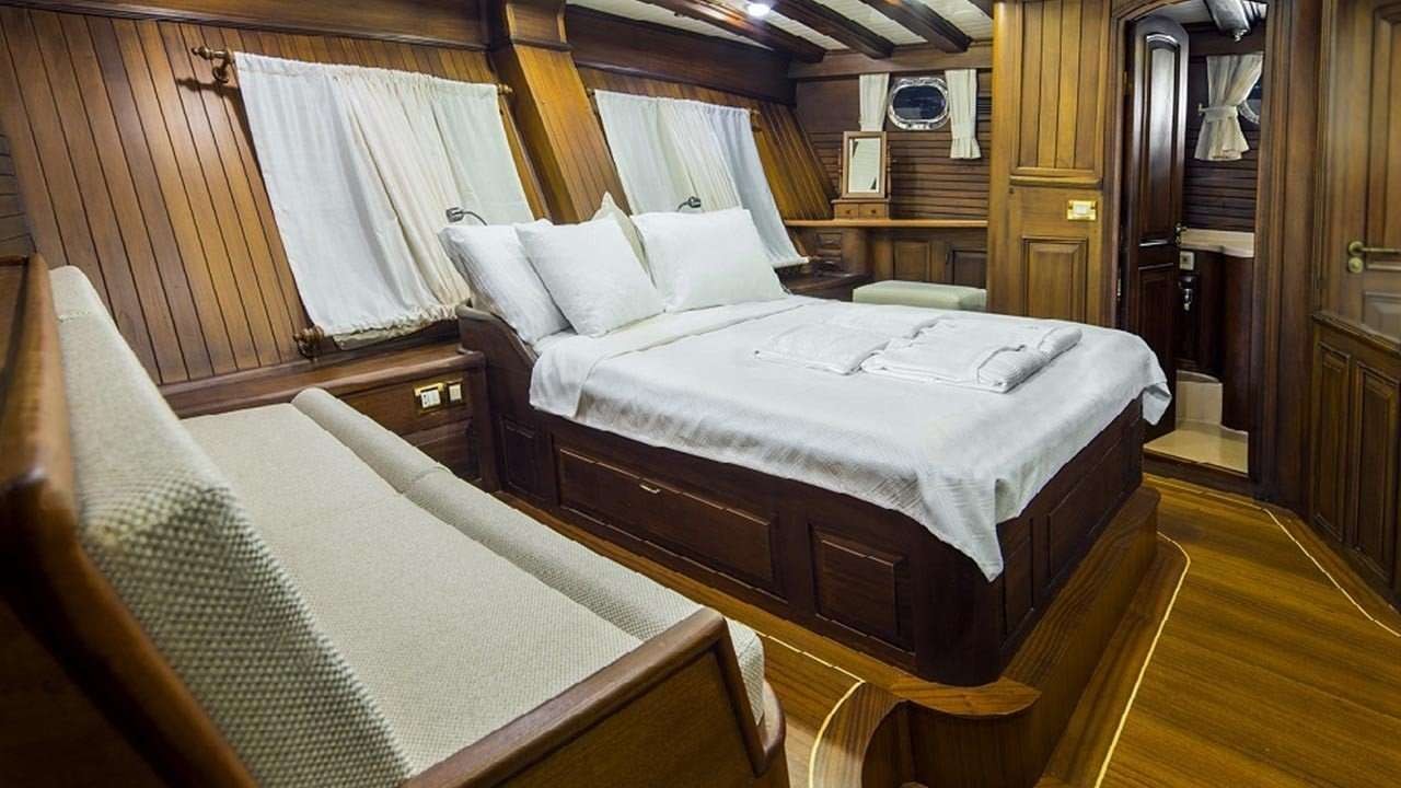 yacht-94596
