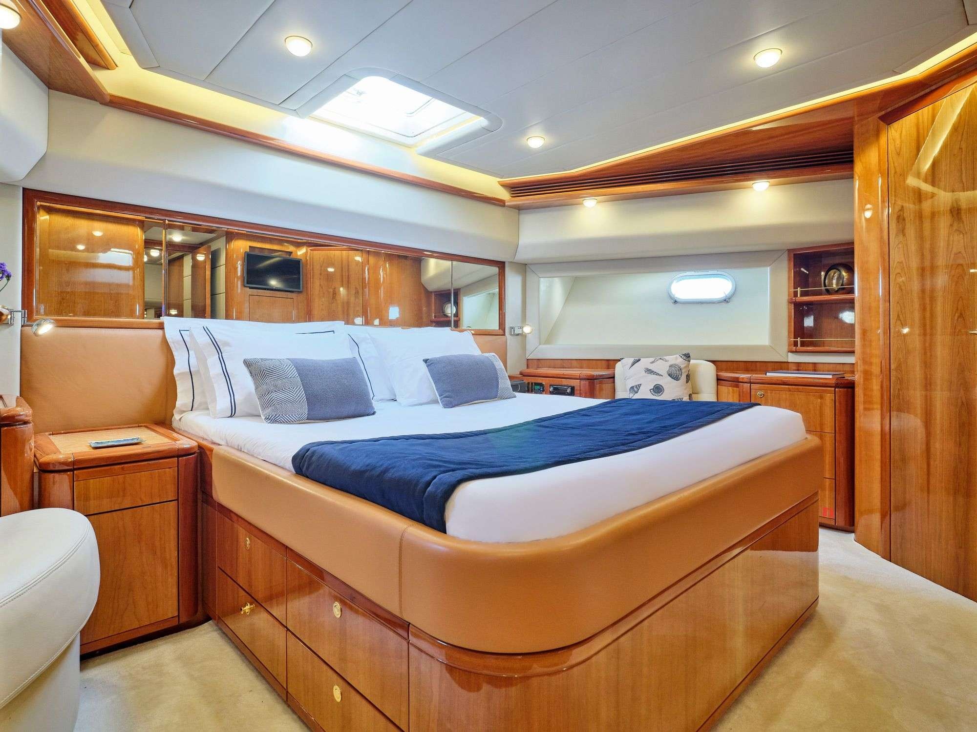 yacht-95293
