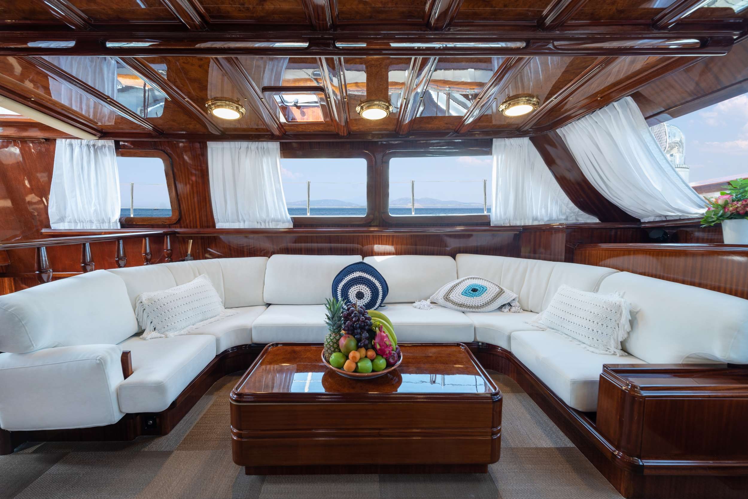 yacht-95750