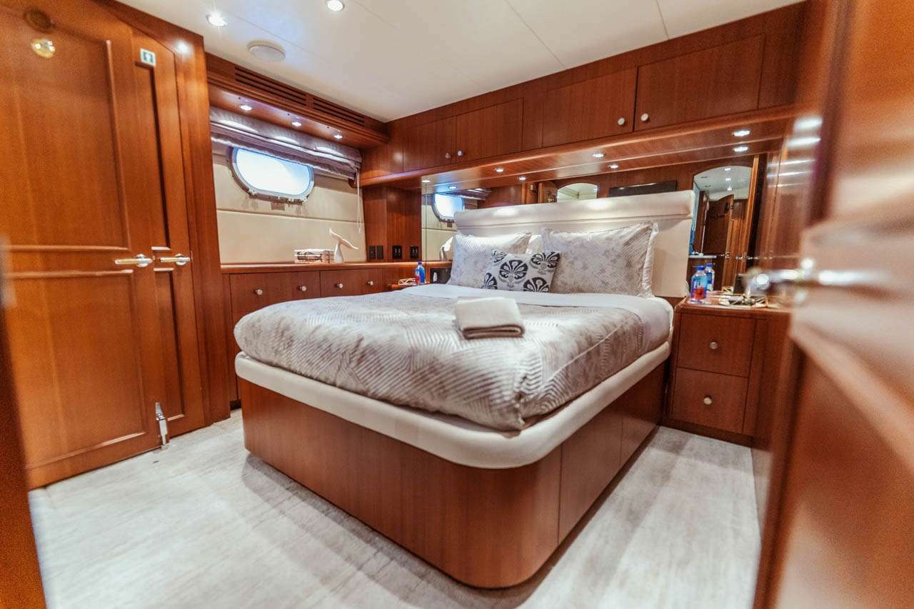 yacht-99579