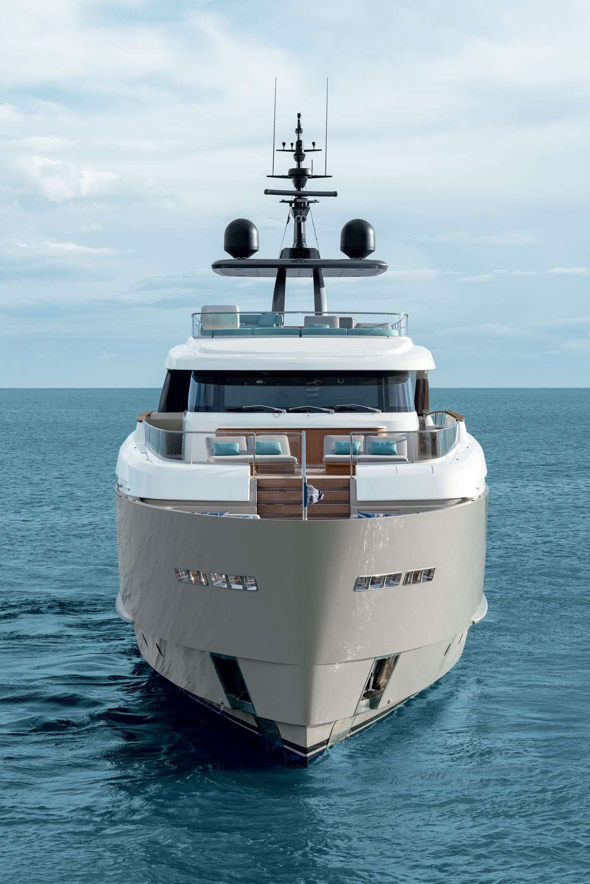 yacht-100706