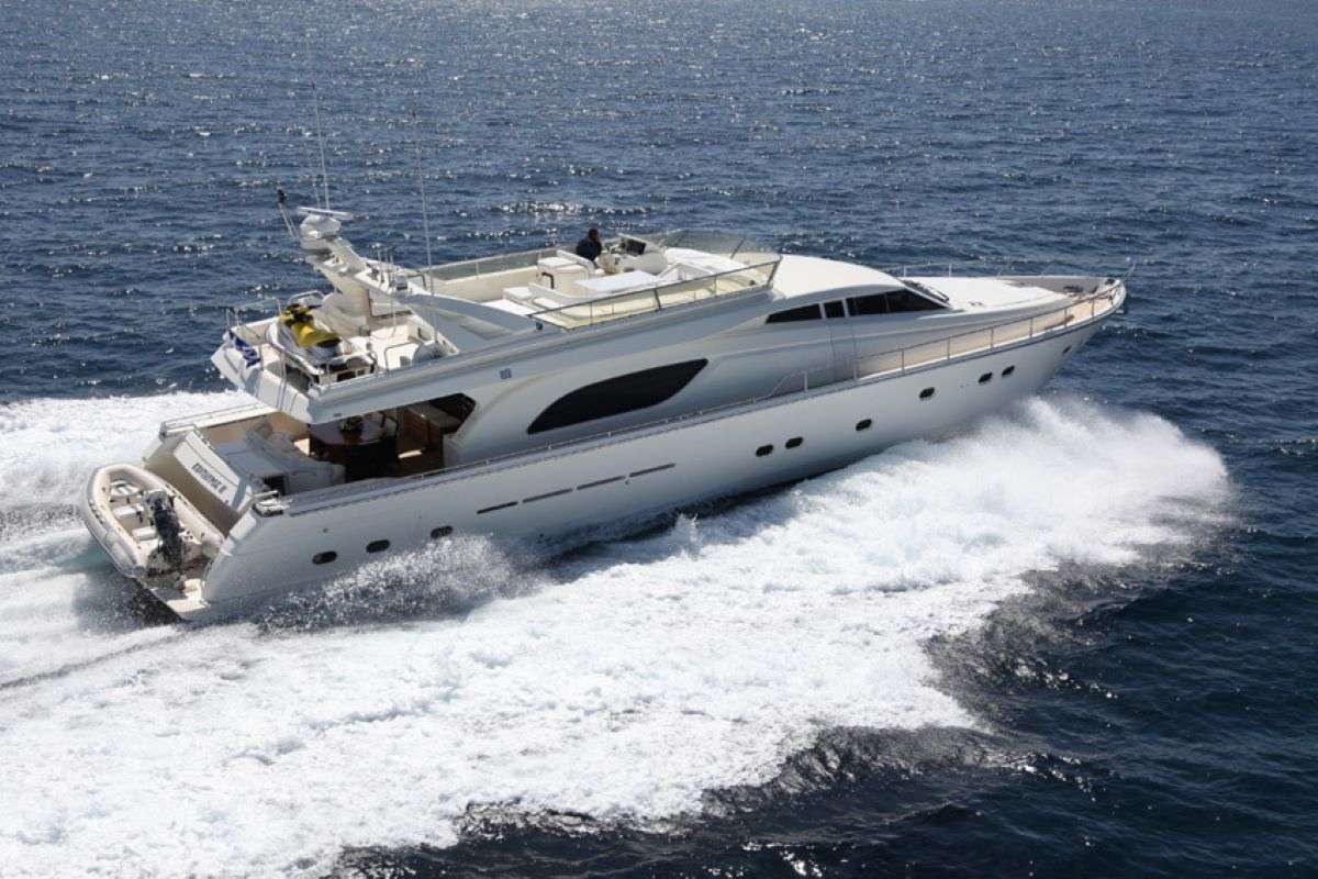 yacht-101199
