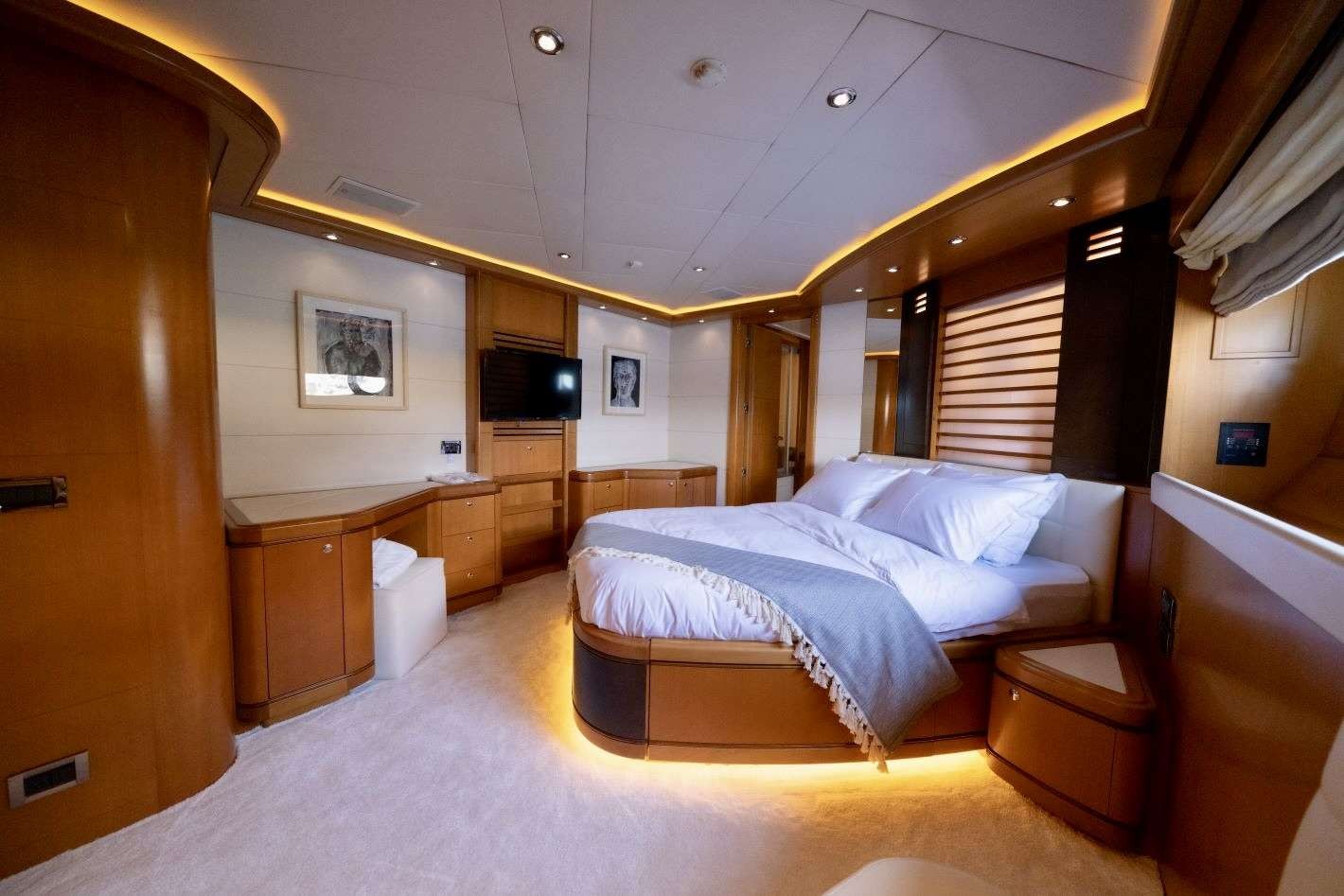 yacht-105217