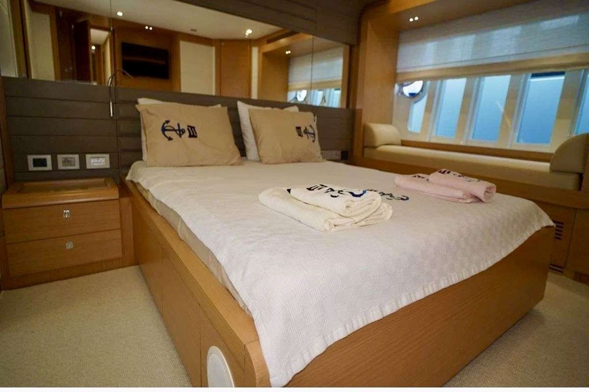 yacht-105529