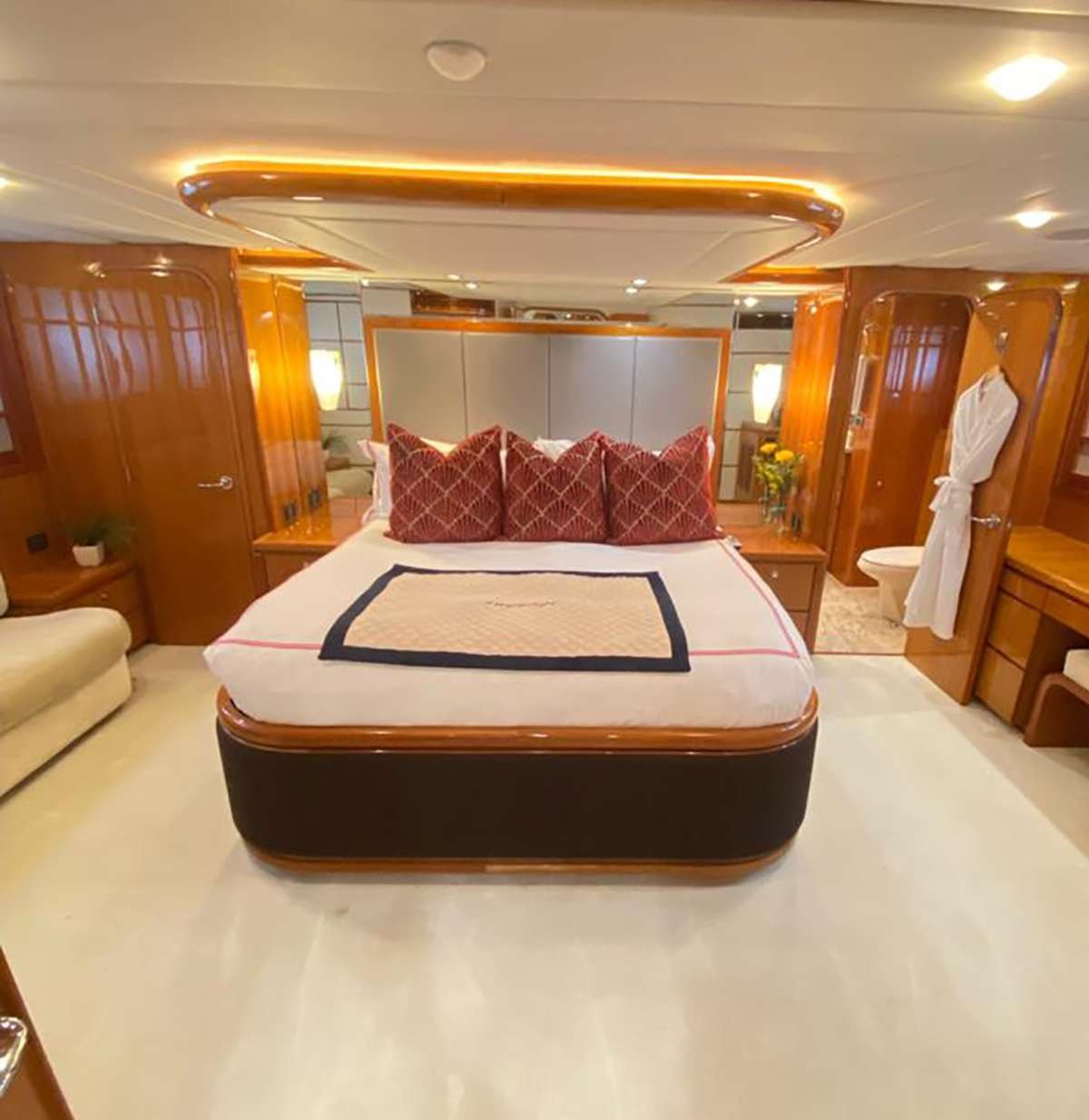 yacht-105829