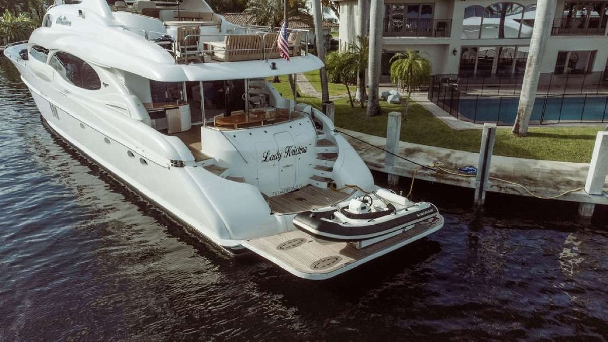 yacht-106311