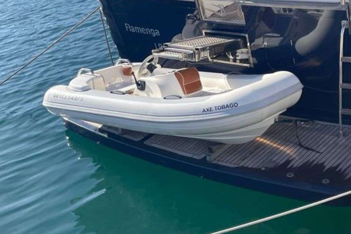 yacht-111199