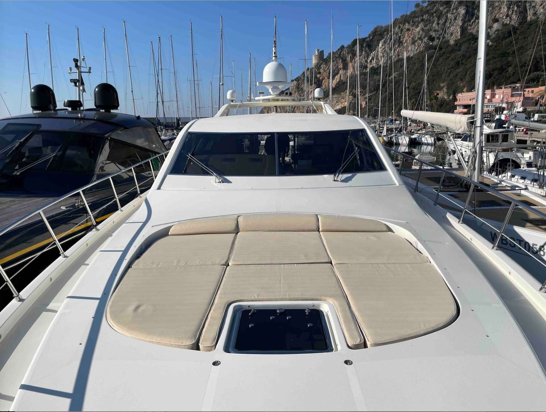 yacht-111373