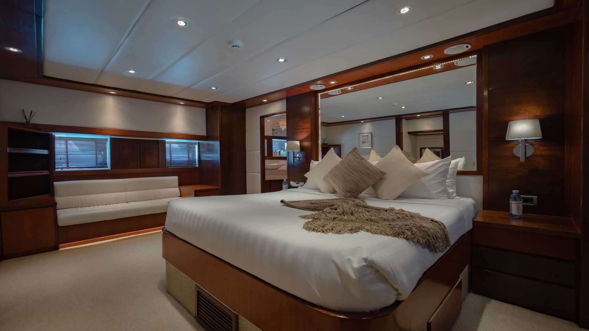 yacht-137050