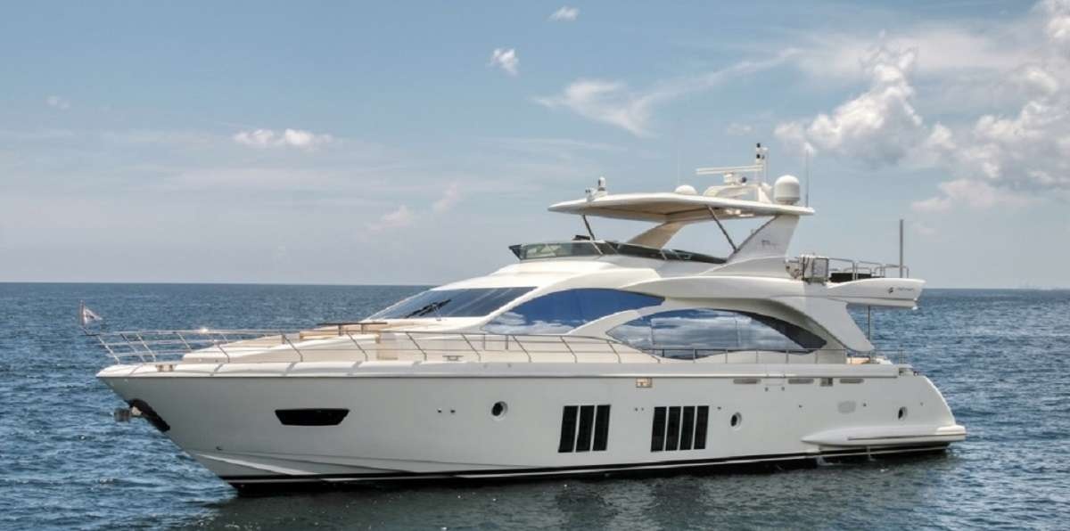 yacht-139409