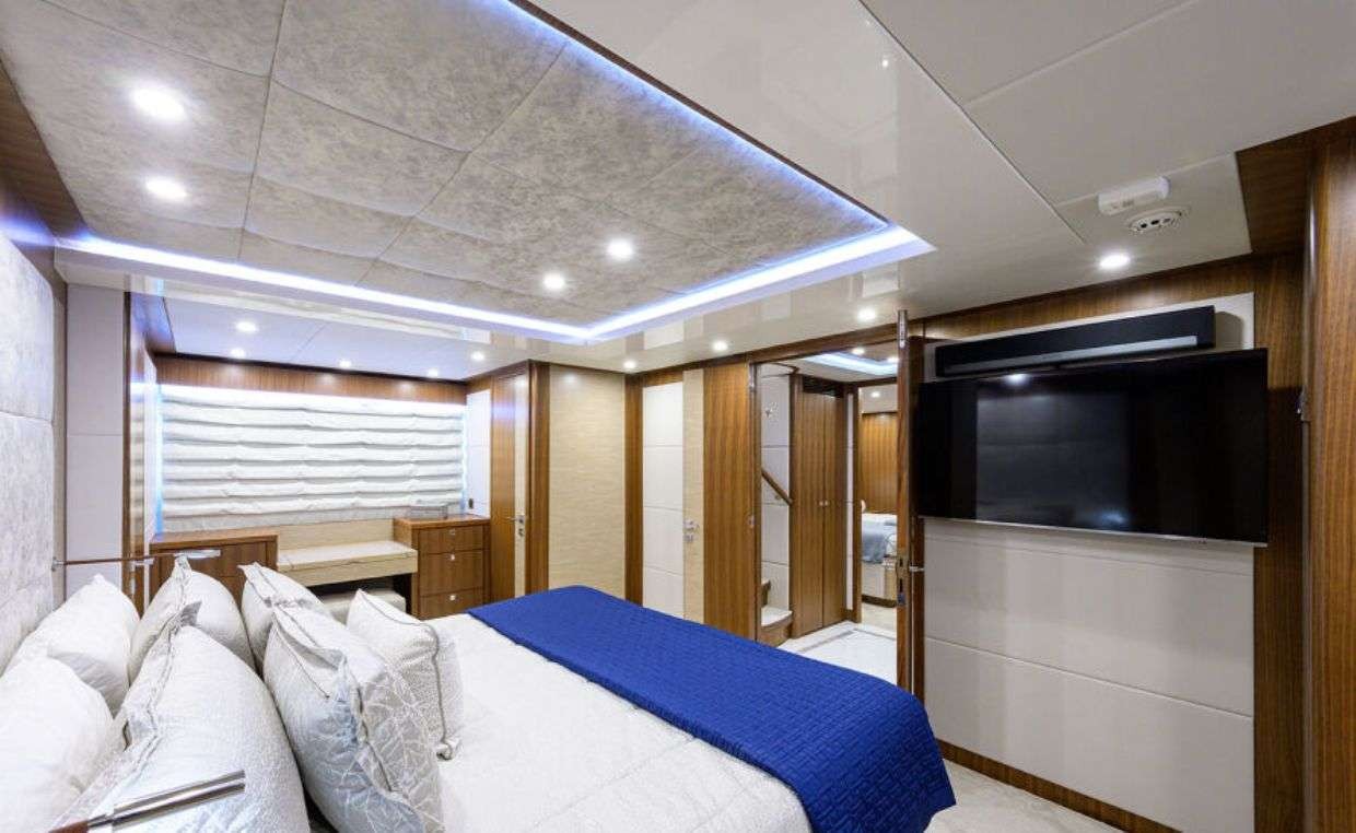 yacht-145379