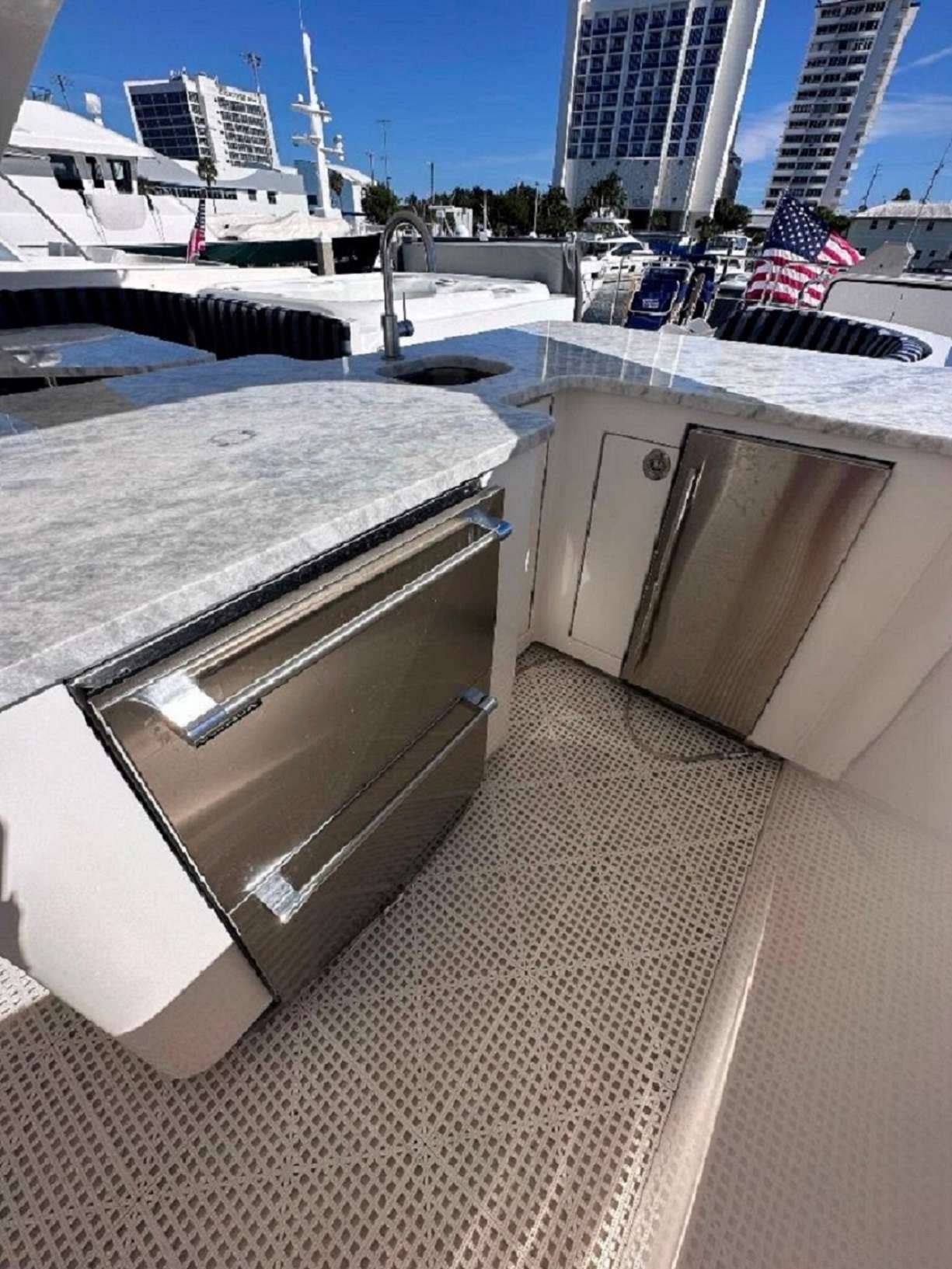 yacht-150200