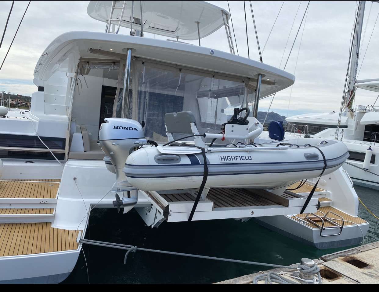 yacht-151795